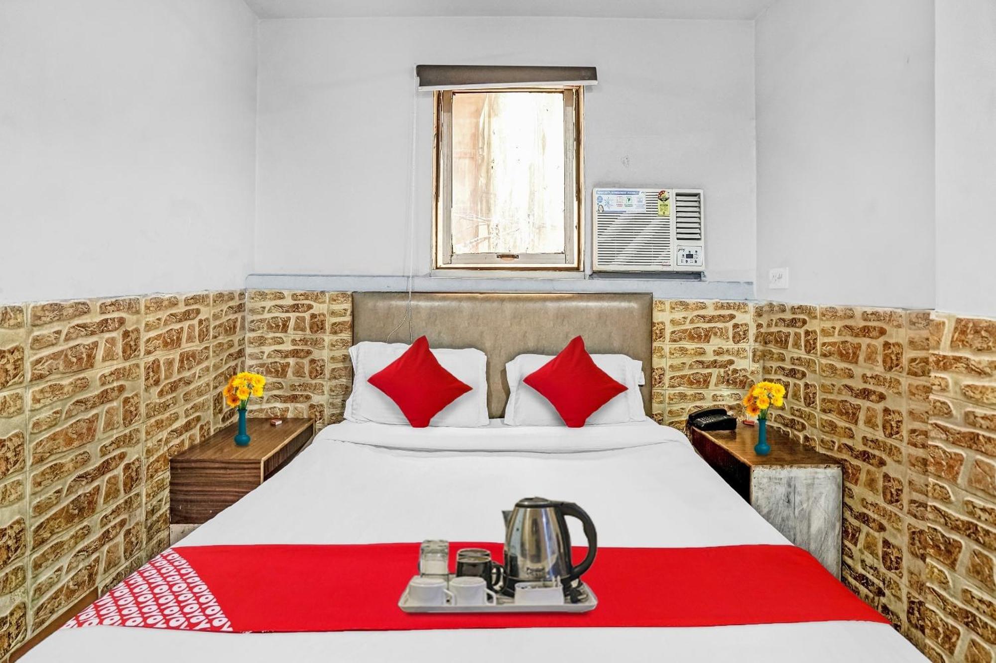 Hotel O M Stays Near Akshardham New Delhi Exteriör bild